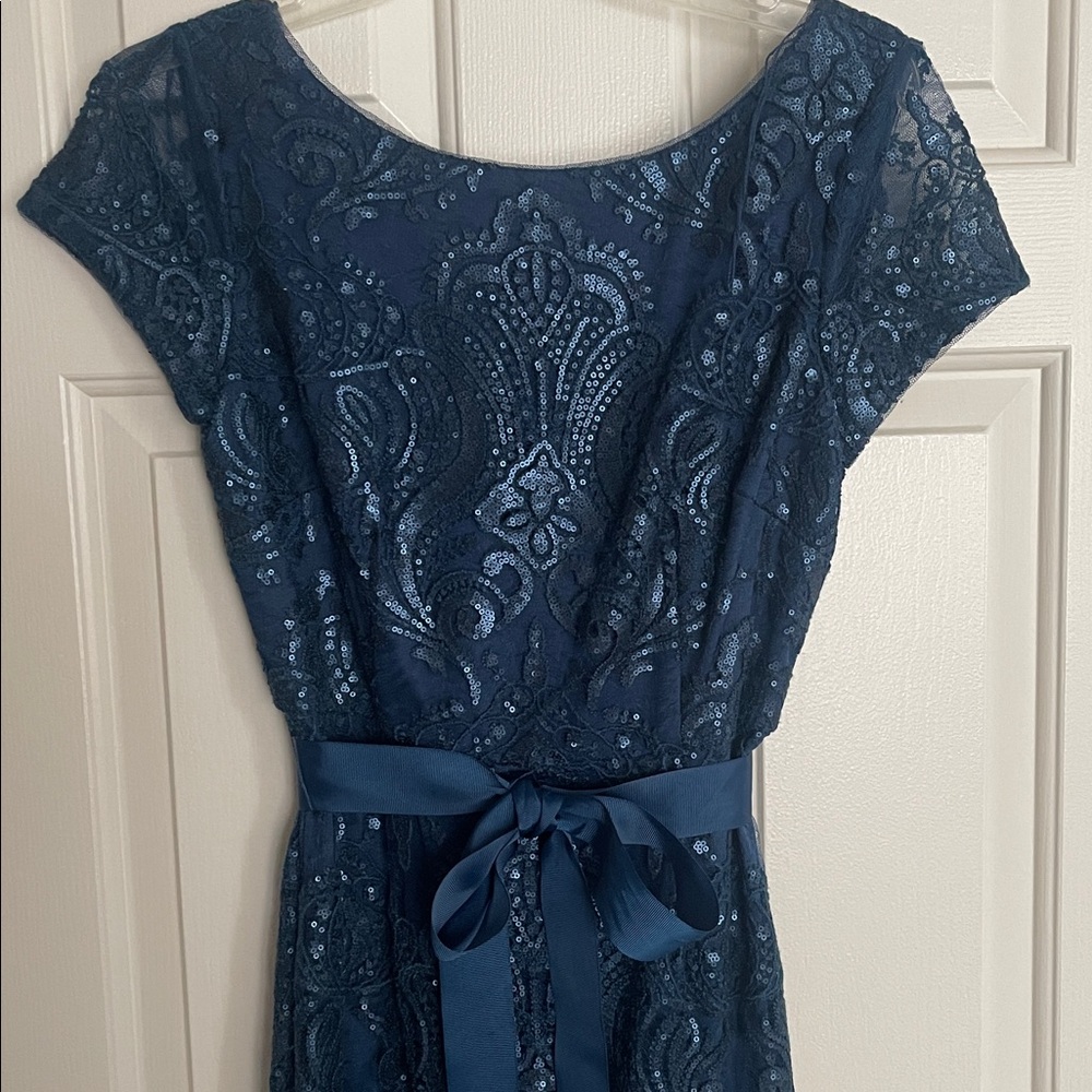 Adrianna Papell “Deep Blue”Damask Sequined Gown with Sash Short Sleeve Size 4 - Picture 5 of 12